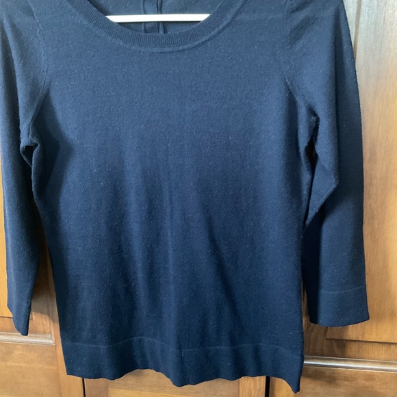 Light weight Loft sweaters - Picture 6 of 13